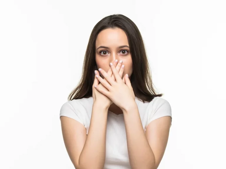 Simak 10 Cara Menghilangkan Bau Mulut dengan Cepat dan Praktis!