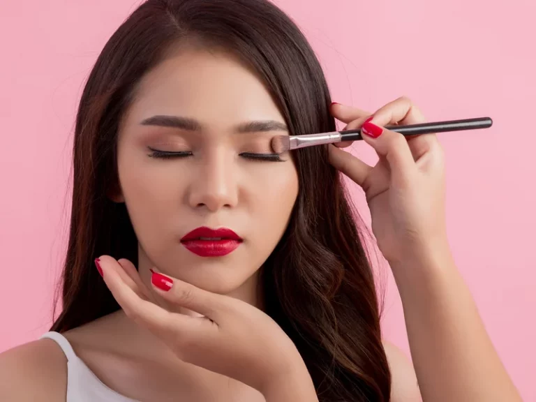 5 Cara Menggunakan Eyeshadow Palette, Makeup Mata Jadi Paripurna!