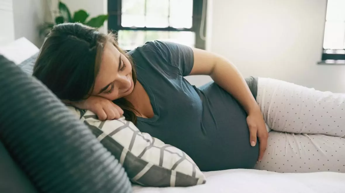 Bed rest untuk meredakan flek saat hamil muda
