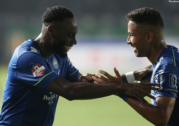 Dua penyerang Persib Bandung, Geoffrey Castillion dan Wander Luiz Persib