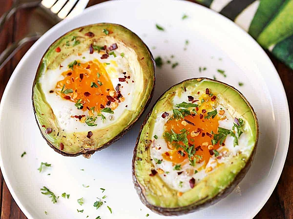 Baked Avocado Eggs menu sarapan simple sehat diet