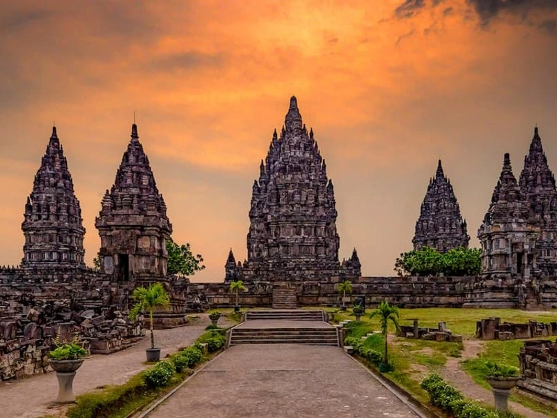 tempat bersejarah di Indonesia
