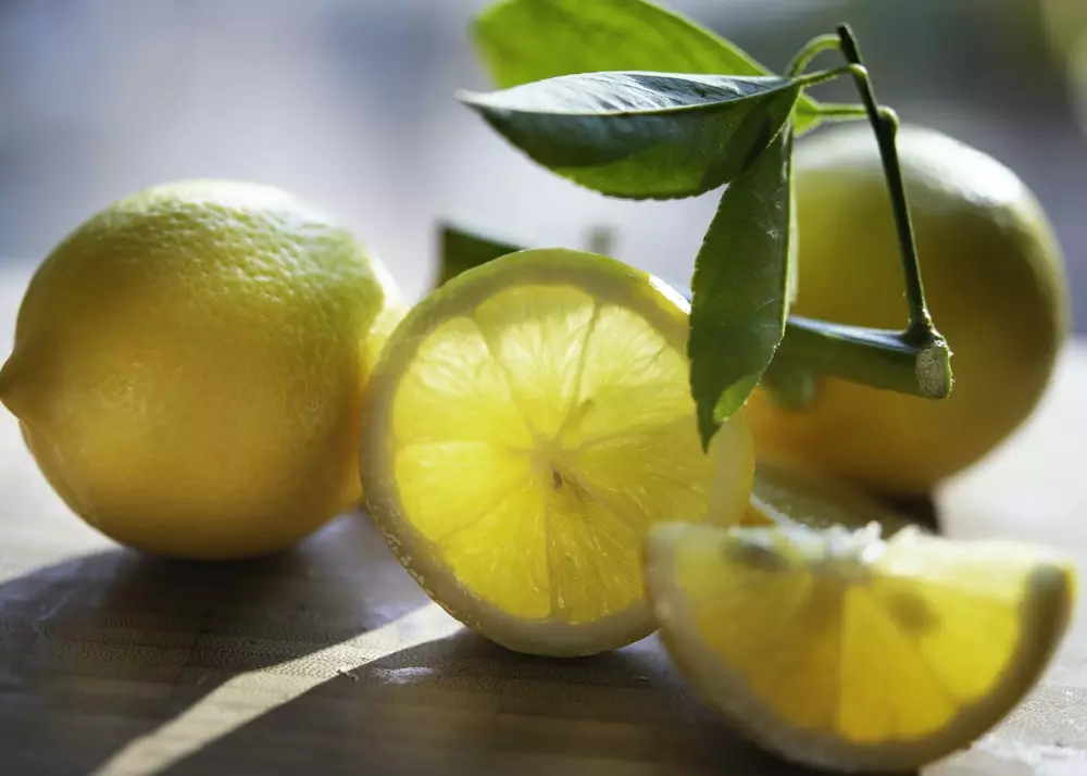 Cara Membuat Masker Rambut Alami dari Lemon dan Putih Telur