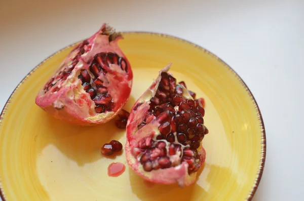 manfaat pomegranate untuk wajah