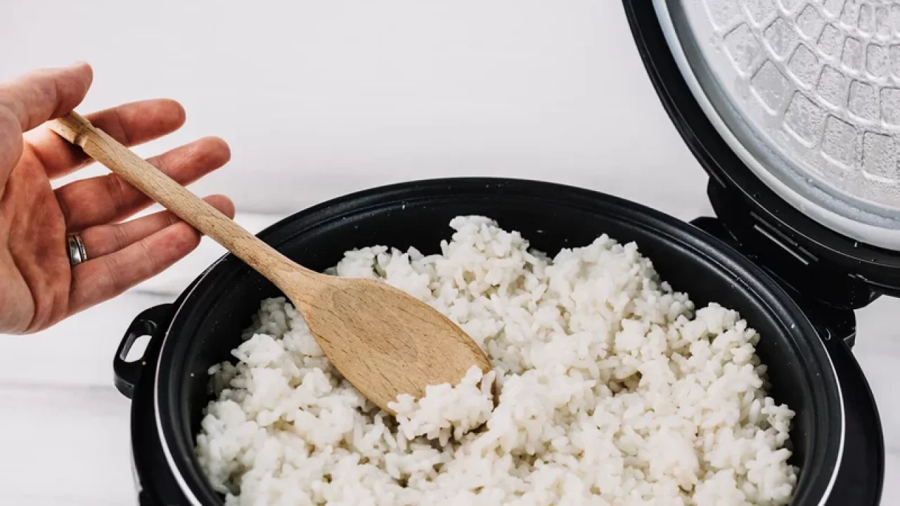 10 Rice Cooker Terbaik 2021, Multifungsi dan Hemat Listrik