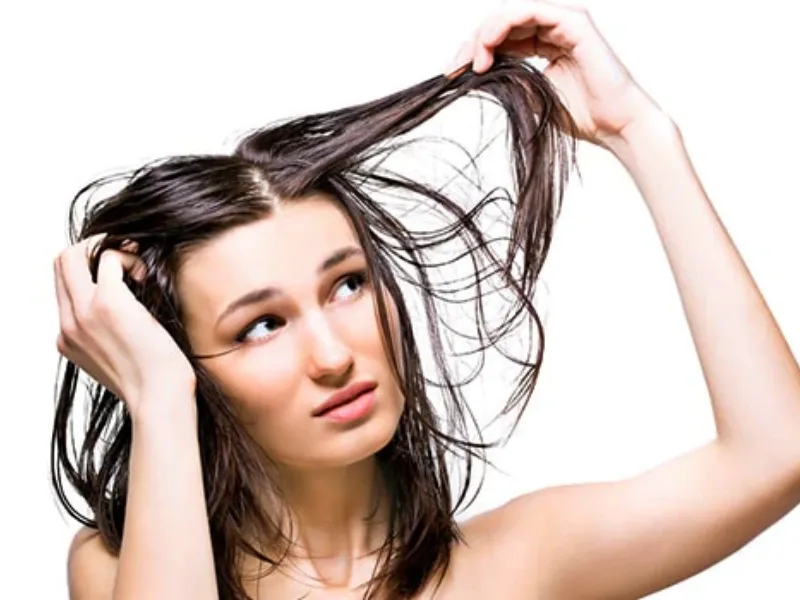 Tips dan Cara Mengatasi Rambut Lepek dengan Alami