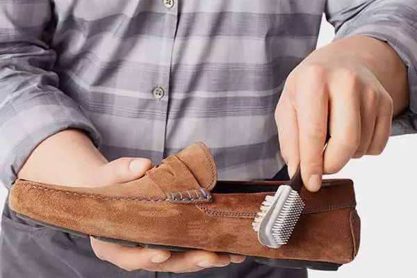 cara merawat sepatu kulit