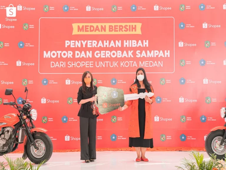 Dukung Program Kebersihan TP PKK Kota Medan, Shopee Hibahkan 151 Gerobak & 50 Motor Sampah
