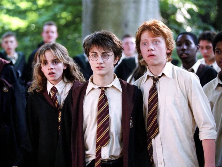 8 Urutan Film Harry Potter Terlengkap, Mulai dari Sorcerer’s Stone Hingga Deathly Hallows!