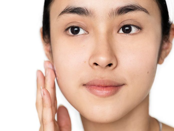 Ini Dia 9 Skincare untuk Mengecilkan Pori-Pori Wajah Agar Kulit Lebih…
